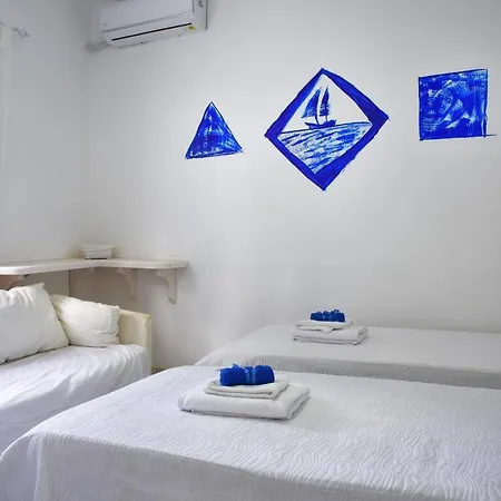 Bianca - Beachfront House - Recently Renovated Dafnila