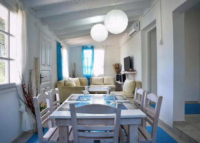 Bianca - Beachfront House - Recently Renovated Feriehus *