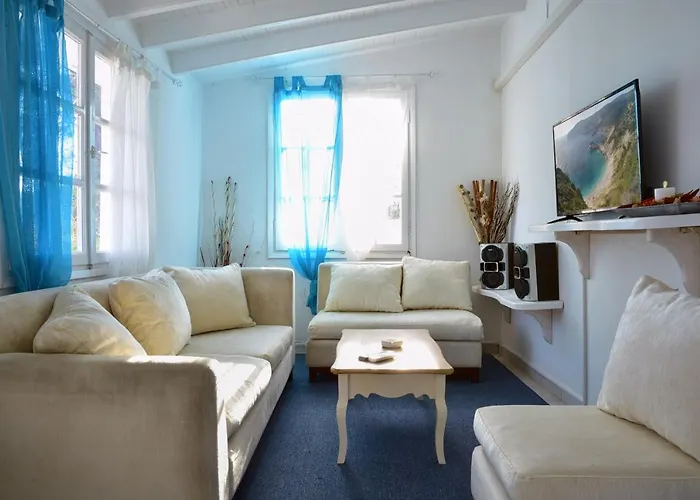 Bianca - Beachfront House - Recently Renovated