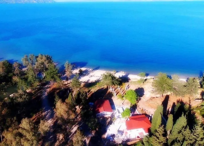 Bianca - Beachfront House - Recently Renovated Δαφνίλα