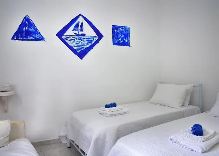 Bianca - Beachfront House - Recently Renovated Δαφνίλα