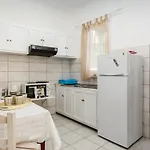 Bianca - Beachfront House - Recently Renovated בית נופש *