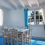 Bianca - Beachfront House - Recently Renovated בית נופש Dafnila