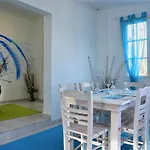 Bianca - Beachfront House - Recently Renovated * Dafnila