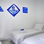 Bianca - Beachfront House - Recently Renovated Dafnila