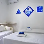 Bianca - Beachfront House - Recently Renovated Dafnila