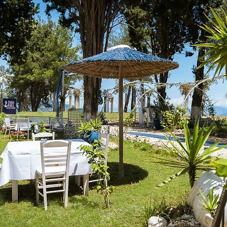 Spiaggia Bianca * Дафнила