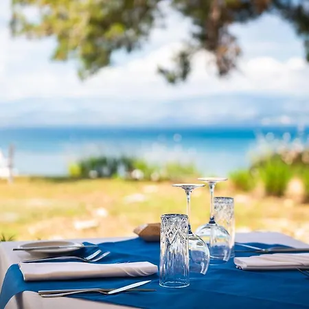 Dom wakacyjny Bianca - Beachfront House - Recently Renovated