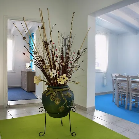 Bianca - Beachfront House - Recently Renovated Vakantiehuis Dafnila