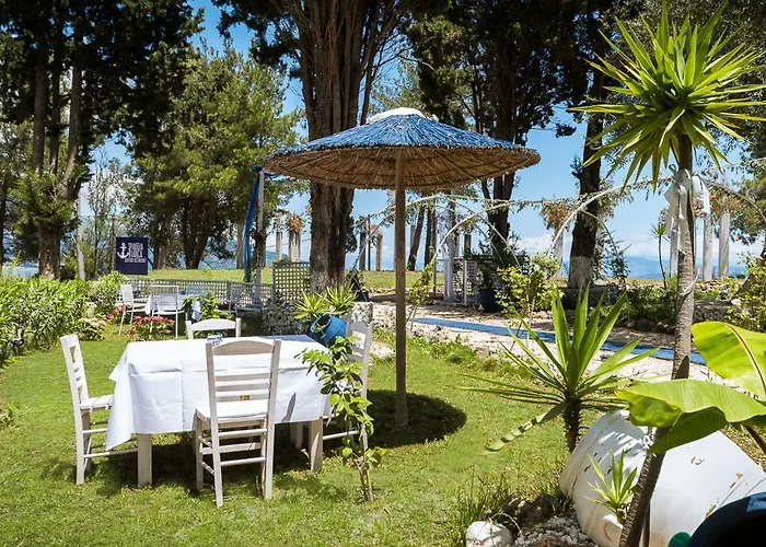 Bianca - Beachfront House - Recently Renovated * Dafnila