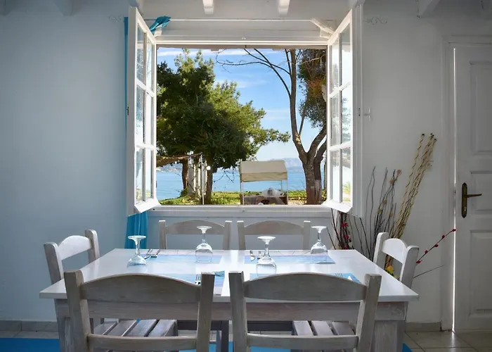 Vakantiehuis Bianca - Beachfront House - Recently Renovated *