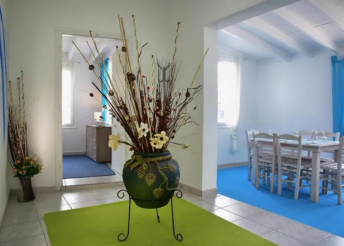 Bianca - Beachfront House - Recently Renovated بيت للعطل Dafnila